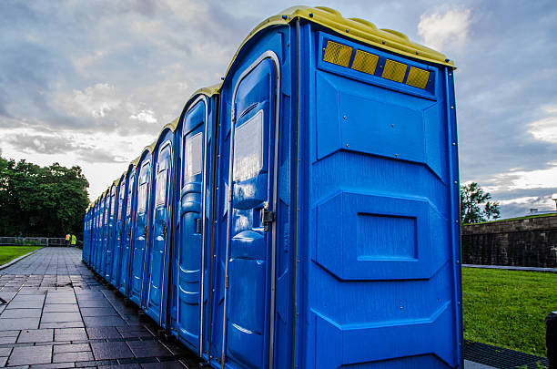 Best Affordable portable toilet rental  in St Petersburg, FL